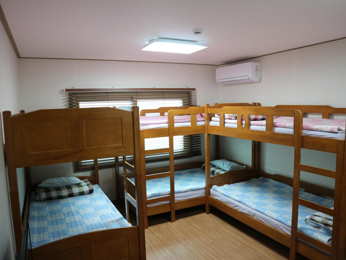 Blue Island Guesthouse مدينة سيوجويبو المظهر الخارجي الصورة